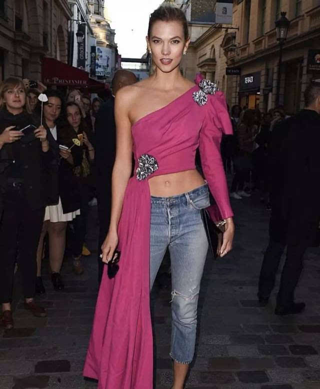 ‘3377官网’高校现“佛系网吧”学生不打游戏只复习(图2) 3377官网