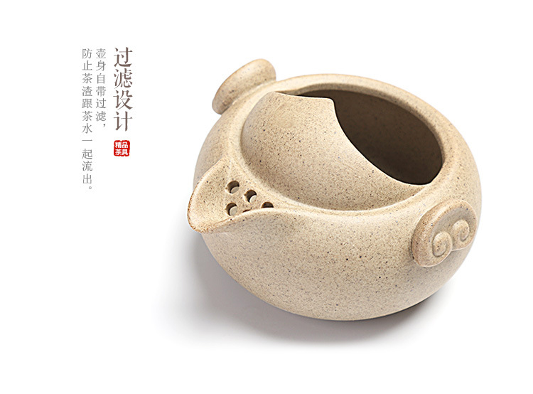 3377app_
⊙洛阳高校女生宿舍贴脱单不脱发对联：图个好兆头!(图1)