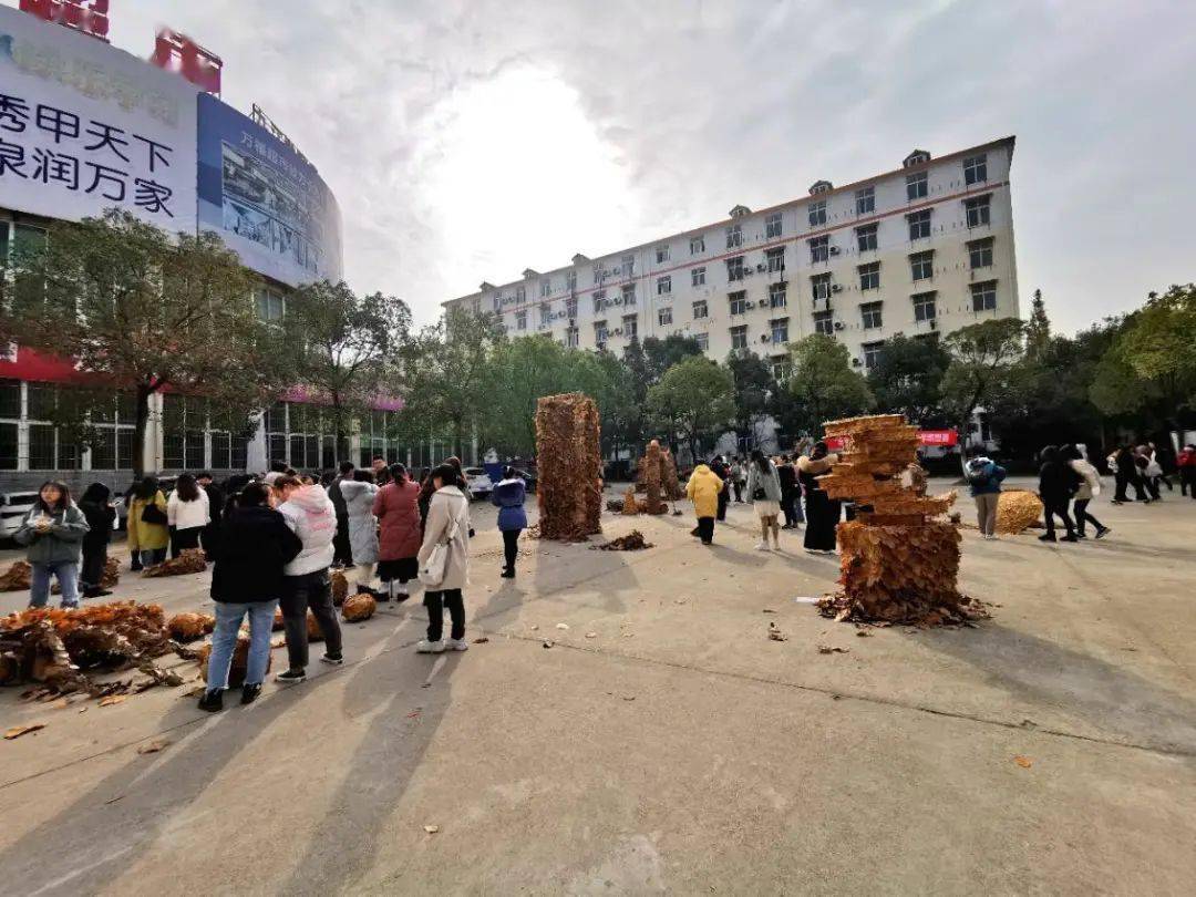 
九江学院艺术学院乐成举行“金秋·九艺”美术学雕塑展览‘3377app’(图8)