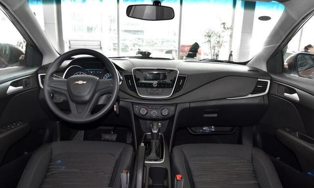 许昌学院文学与传媒学院大学生就业市场调查实践队到许昌图书馆查阅资料|3377app(图2) 3377体育